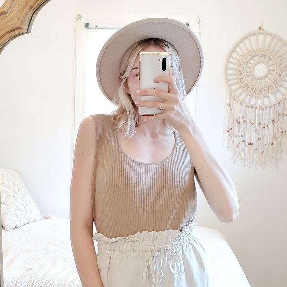 Coldwater Creek Tops - Neutral Ribbed Stretchy Tank